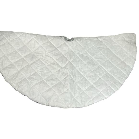 Santas Best Tree Skirt Silver Beautiful Snowflake Detailing Made in India - Picture 10 of 16